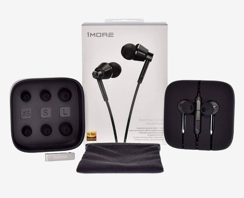 1MORE Dual-Driver Earbuds packaging and accessories