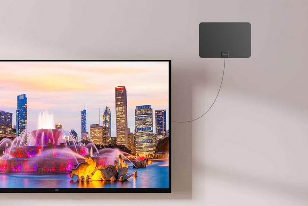 ANTAN Indoor Window HDTV Antenna on TV