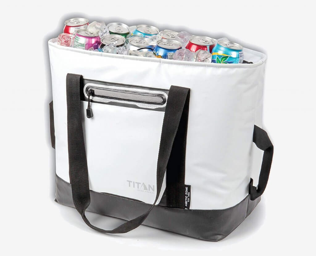 Arctic Zone Titan Deep Freeze 30-Can with cans
