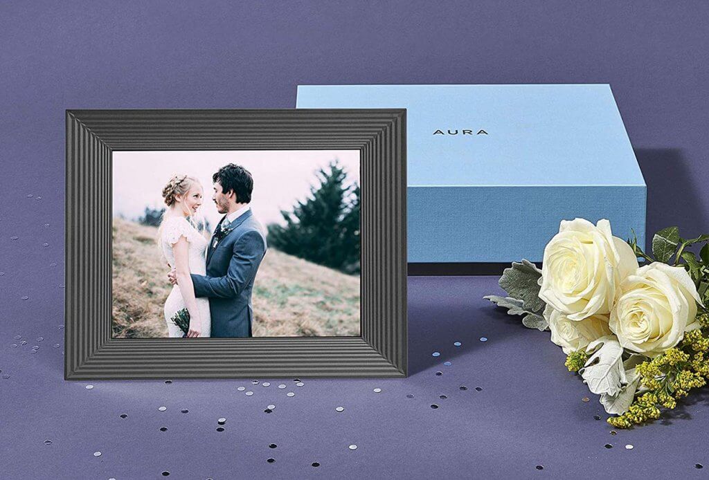 Aura Frames Digital Picture Frame in giftbox