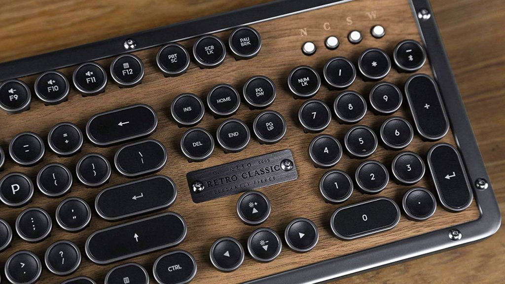 Azio Retro BT Classic keys