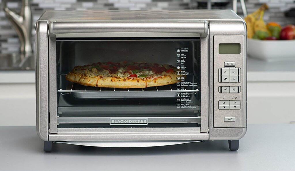 Pizza made in he BLACK+DECKER B00QNUBM12