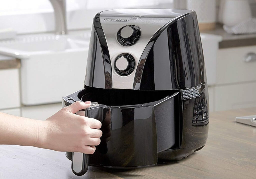 BLACK+DECKER Purify 2-Liter Air Fryer container
