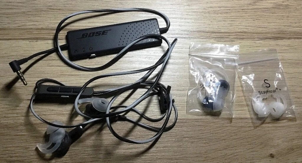 Bose QuietComfort 20 accessories unboxed