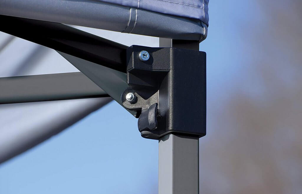 Close-up of the Quik Shade Expedition