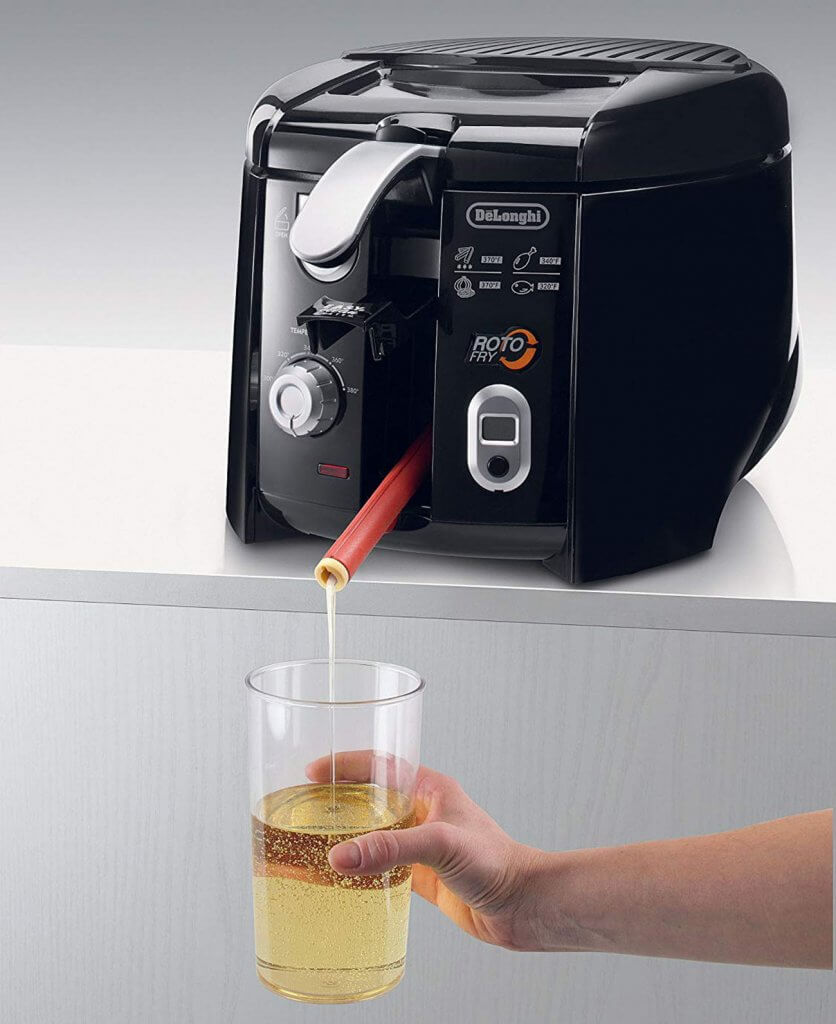 Drain oil of the DeLonghi D28313UXBK Roto Deep Fryer