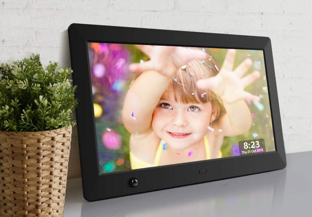 Dhwazz 10.5 Inch Digital Photo Frame