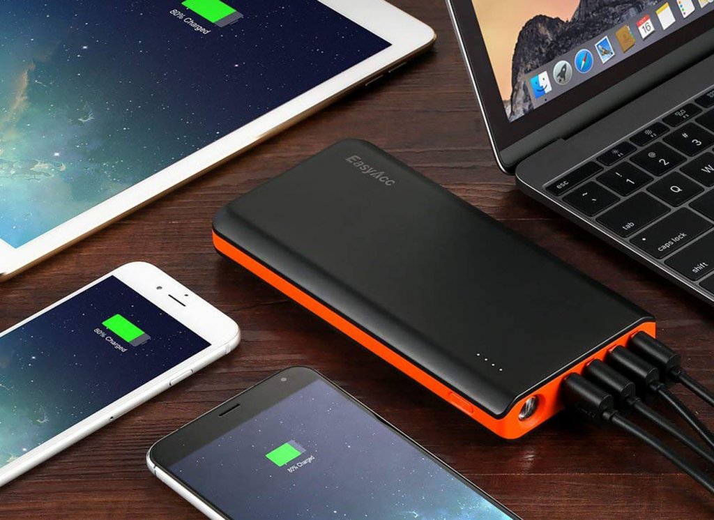 EasyAcc 20,000 mAh Portable Charger charging smartphone and iPad