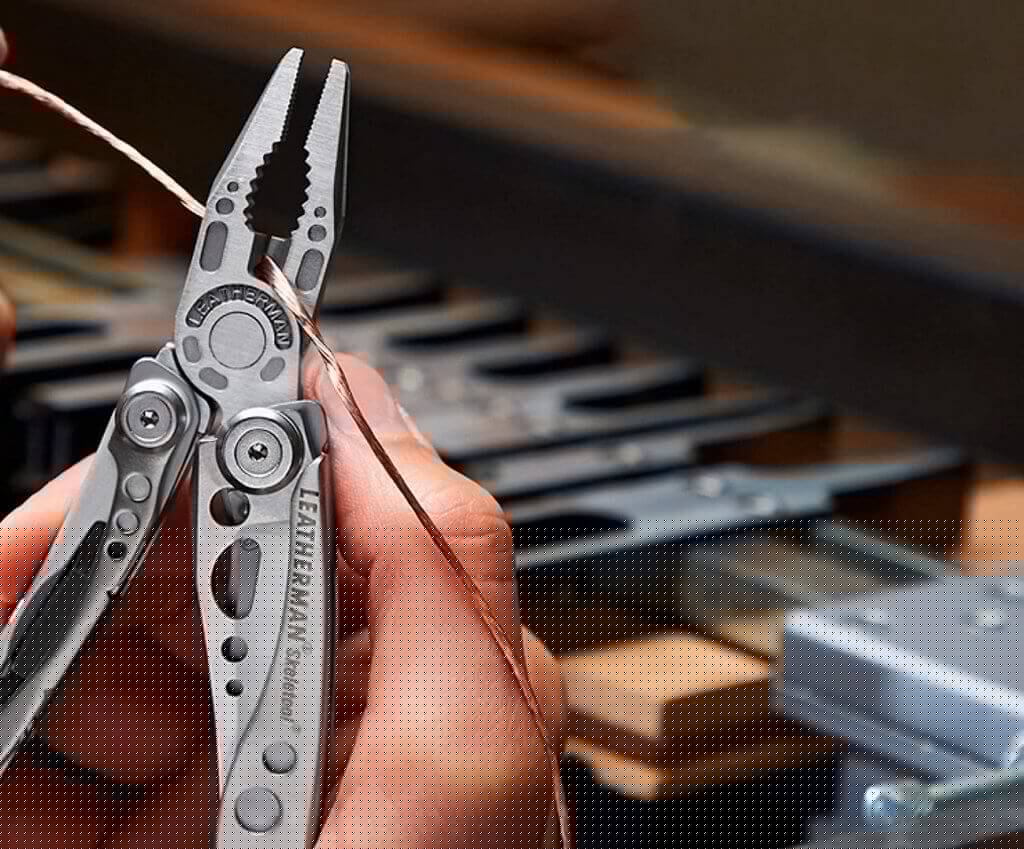 Leatherman Skeletool Multi-Tool wire cutter