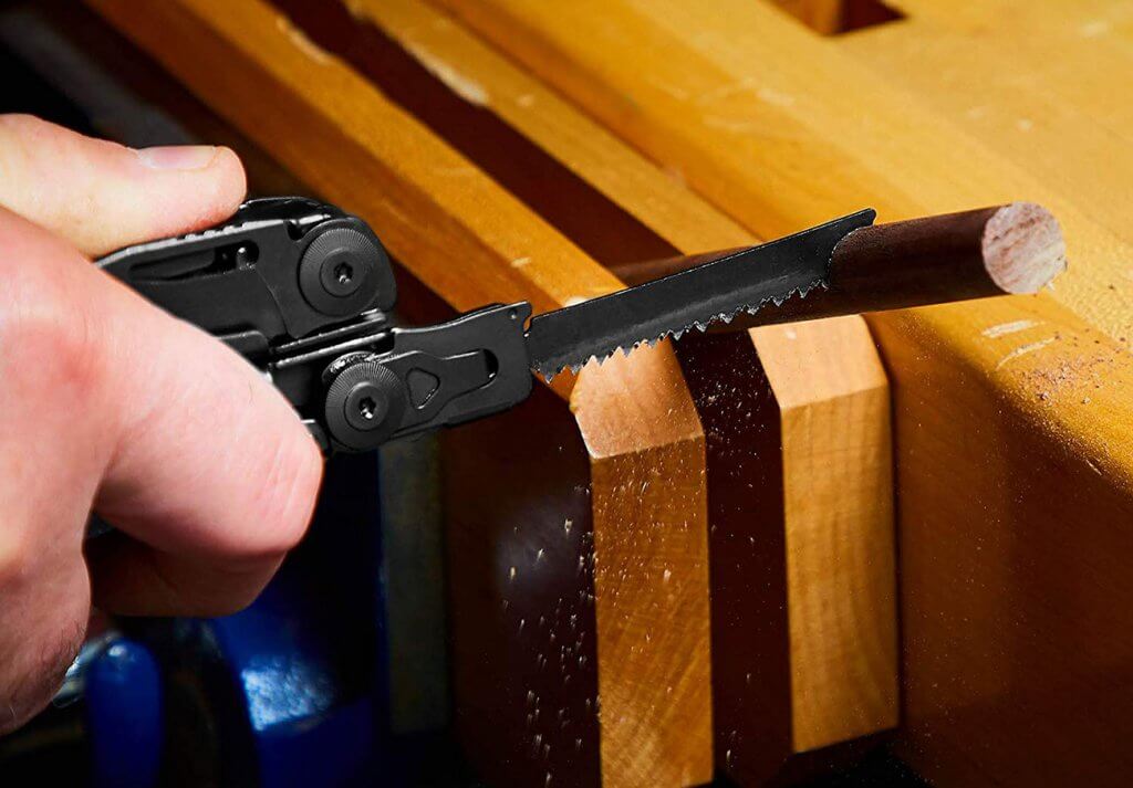 Leatherman Surge Multi-Tool saw