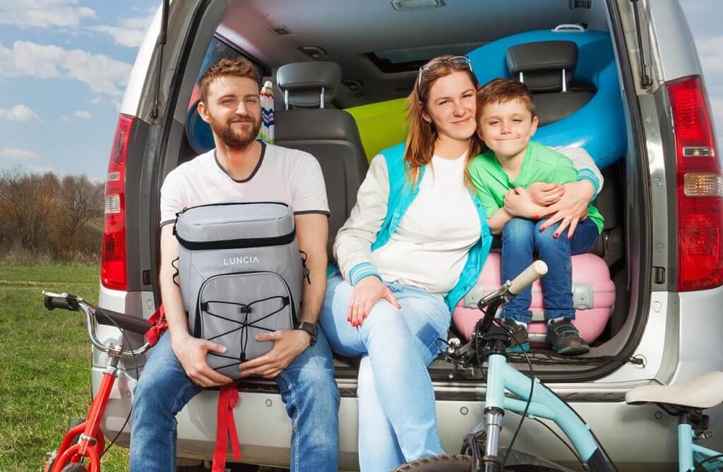 LUNCIA 33can Collapsible Cooler Backpack on a family trip