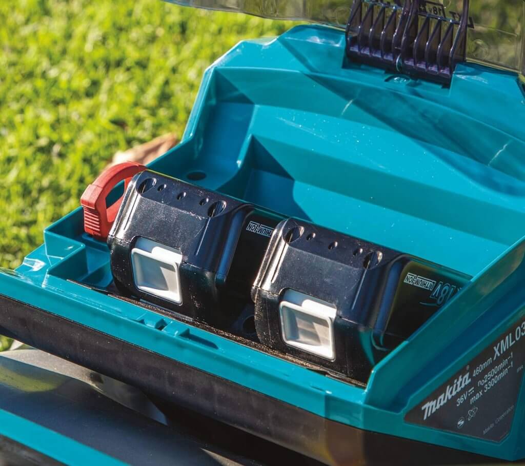Makita XML03PT1 18-Volt Cordless Lawn Mower batteries