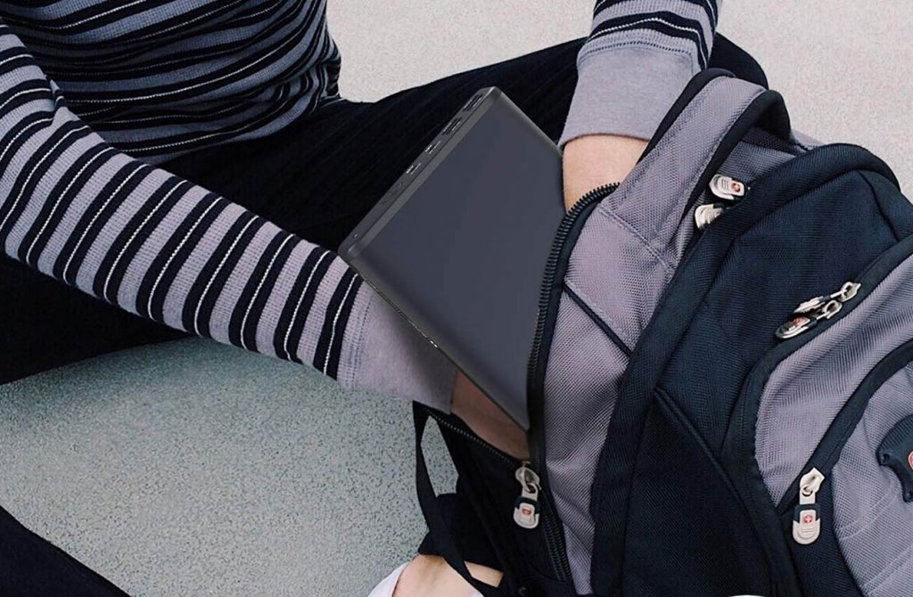 Maxoak Laptop Power Bank K2 in backpack