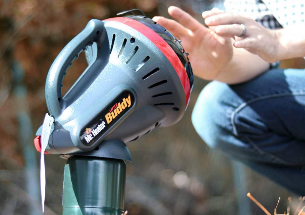 Mr. Heater F215100 MH4B Little Buddy Propane Heater in action