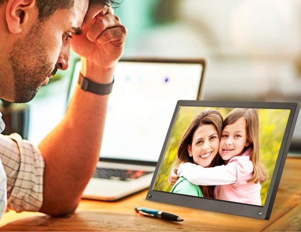 MRQ 15.6 Inch Digital Picture Frame