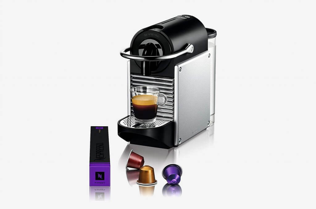 Nespresso by De'Longhi EN125SAE and coffee capsule