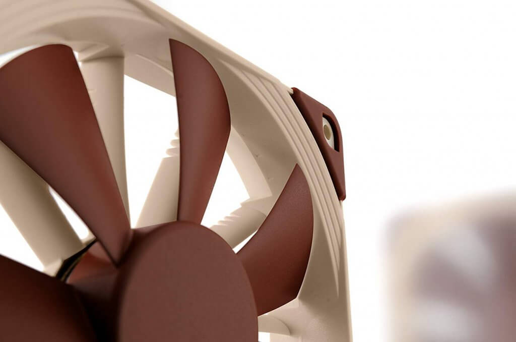 Noctua NF-F12 top