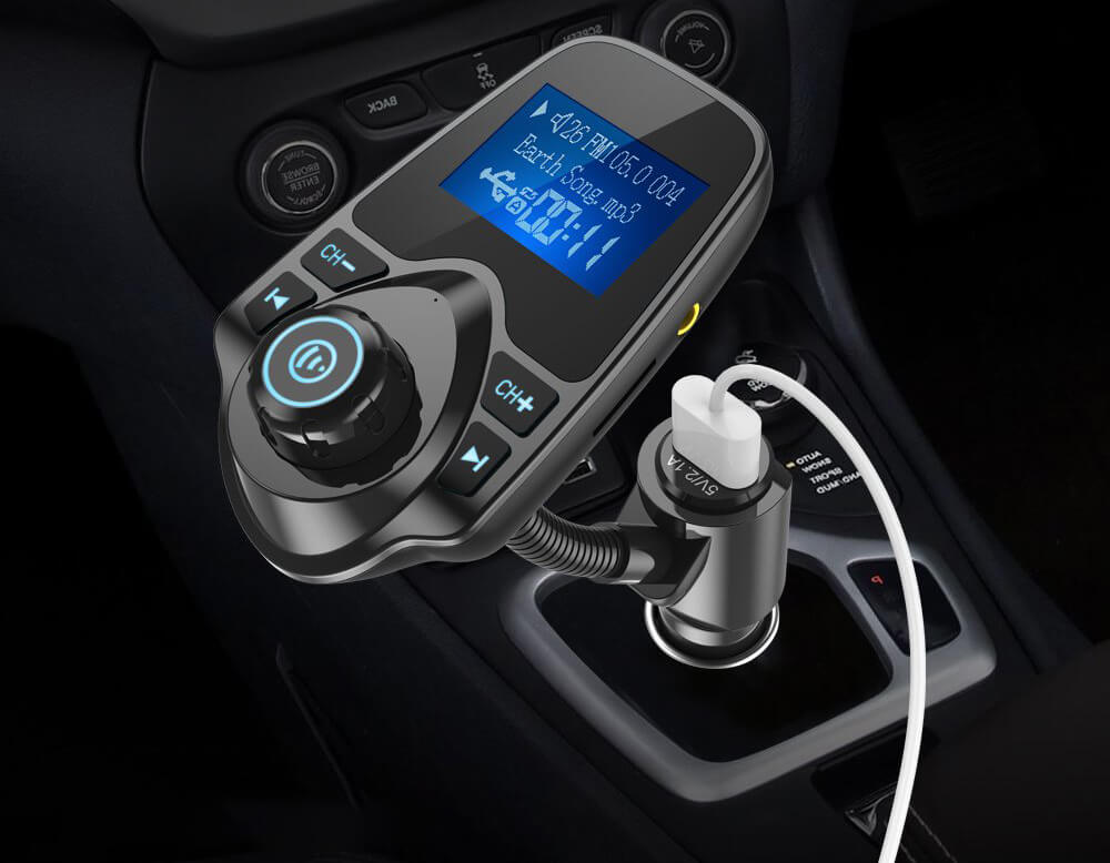 Nulaxy KM18 in car