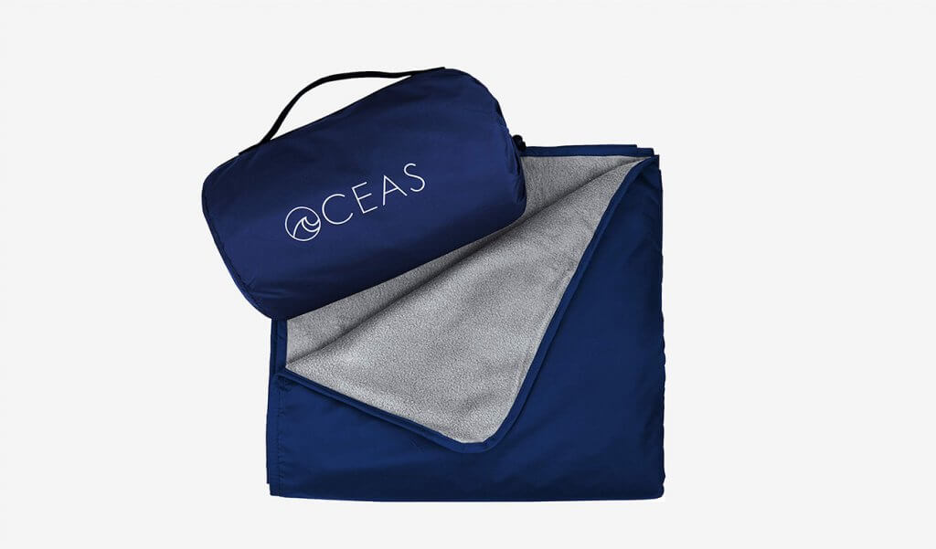 Oceas Extra-Large Outdoor Waterproof Blanket