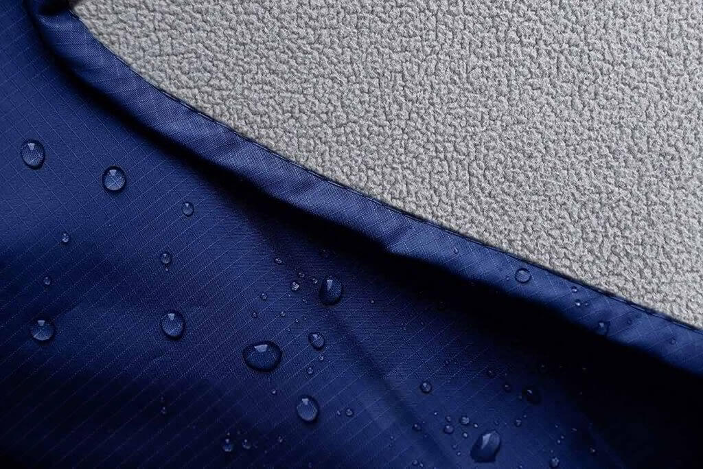 Water on the Oceas Extra-Large Outdoor Waterproof Blanket