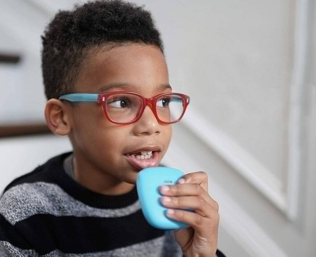Relay Screenless Smartphone GPS Tracker used by child