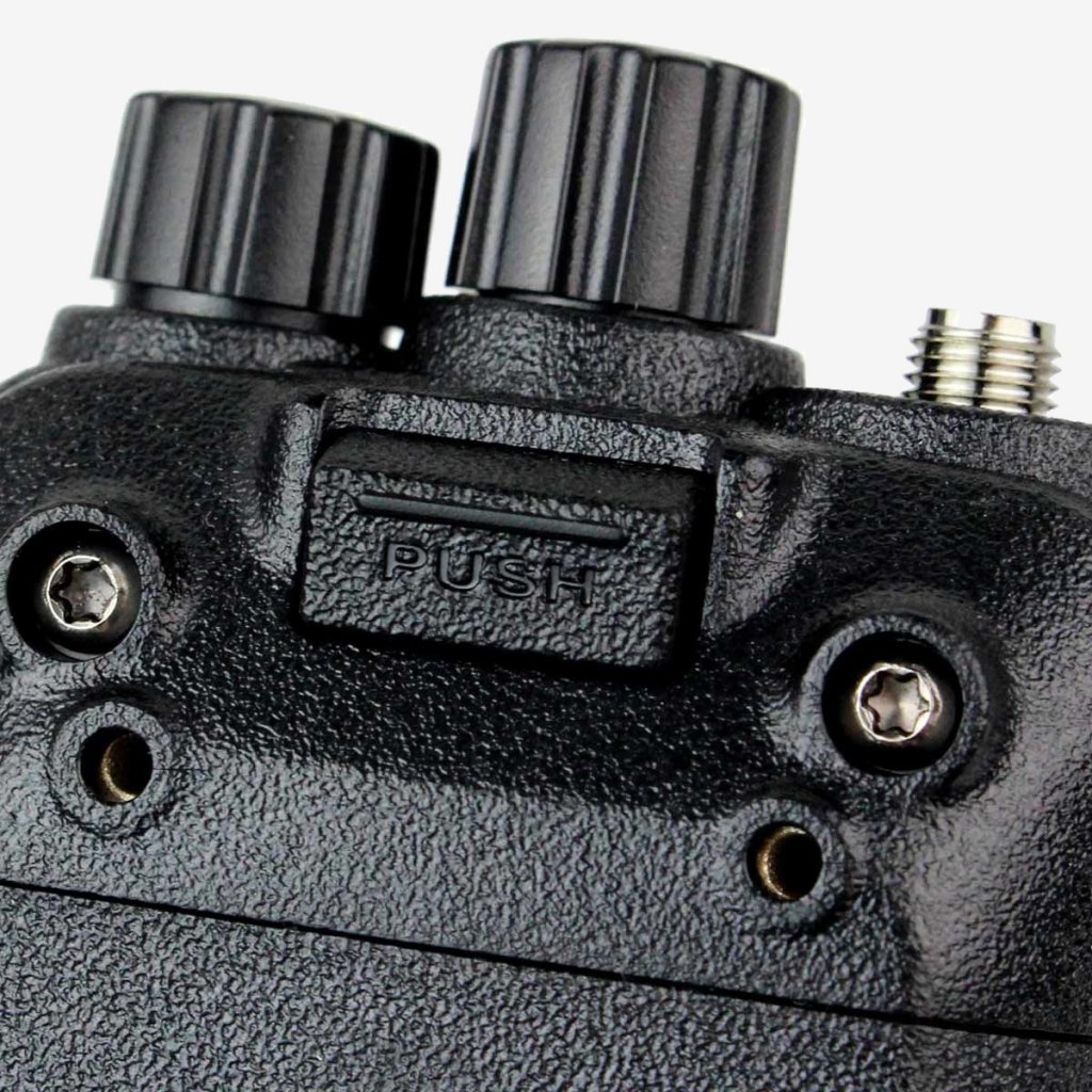 Retevis RT1 High Power UHF close up