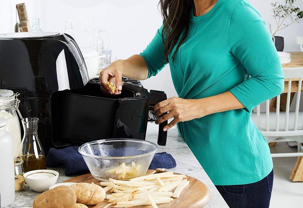 Skinnytaste by Vremi Air Fryer in the kitchen