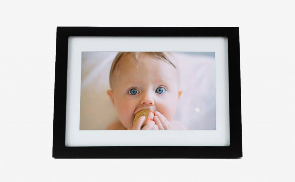 Skylight Frame 916496 10-inch Digital Picture Frame With WiFi
