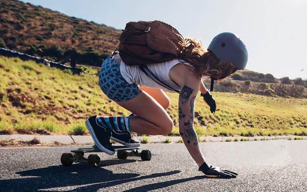 TEAMGEE H5 Electric Skateboard on the street