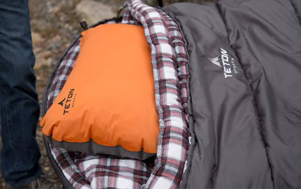 TETON Sports ComfortLite Self-Inflating Pillow and sleeping bag