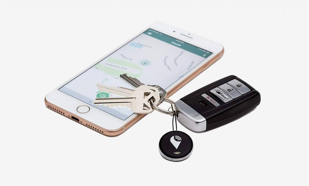 TrackR Pixel and smartphone