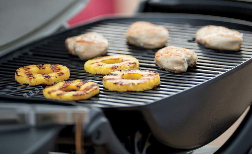 Weber Q2200 Liquid Propane Grill use for a BBQ