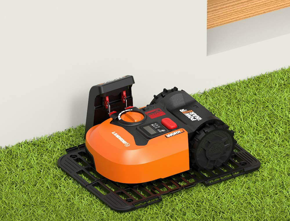 WORX Landroid WR140 and docking station