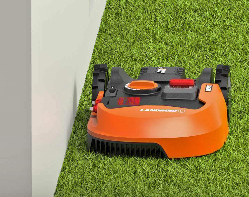 WORX Landroid WR150 cutting close to a wall