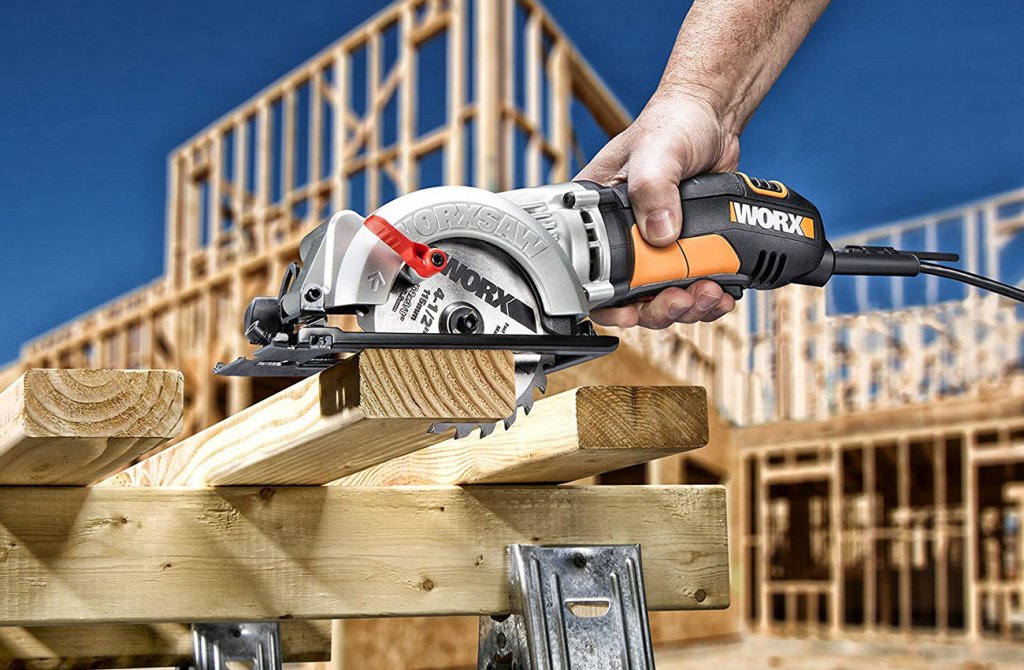 WORX Worxsaw 4-12 Inch Compact Circular Saw WX429L on 4 by 2