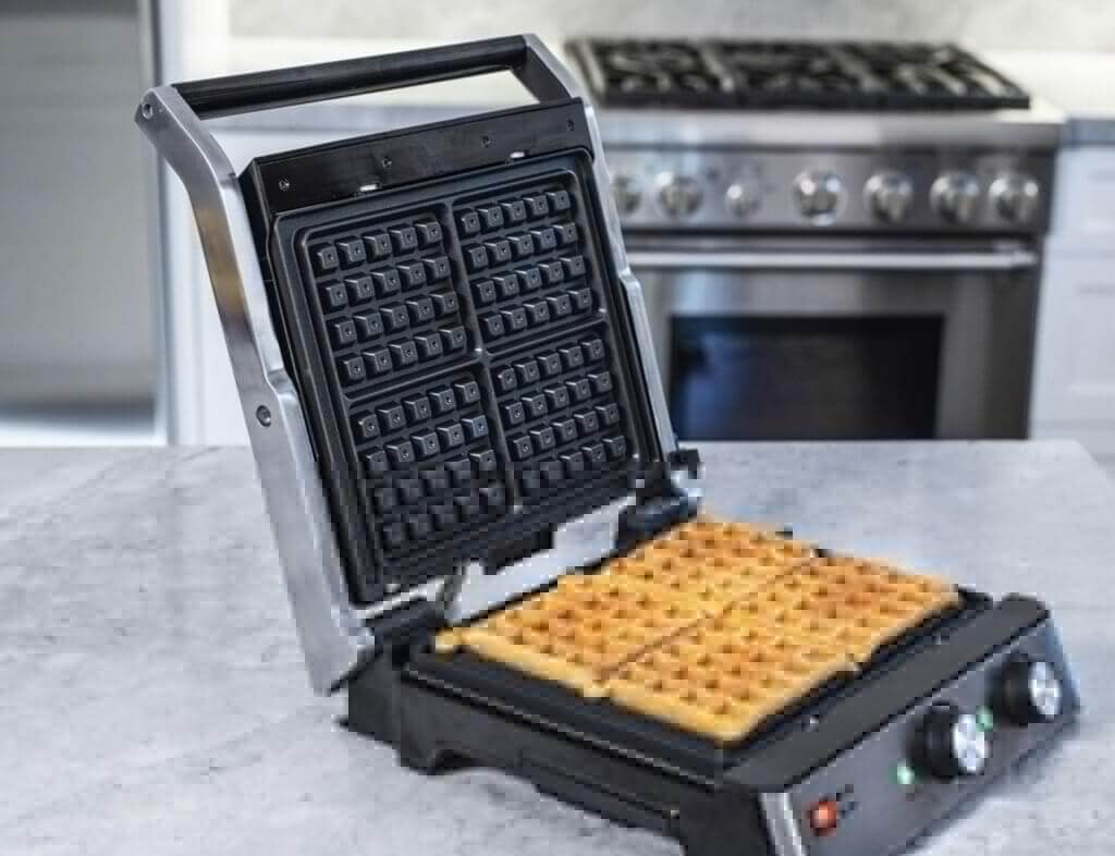Yedi Houseware making waffles