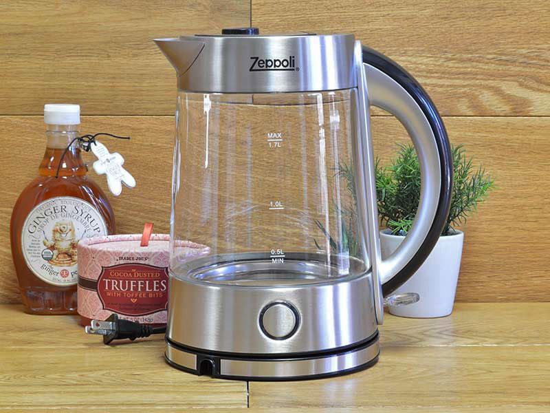 Zeppoli electric kettle and tea on wooden table