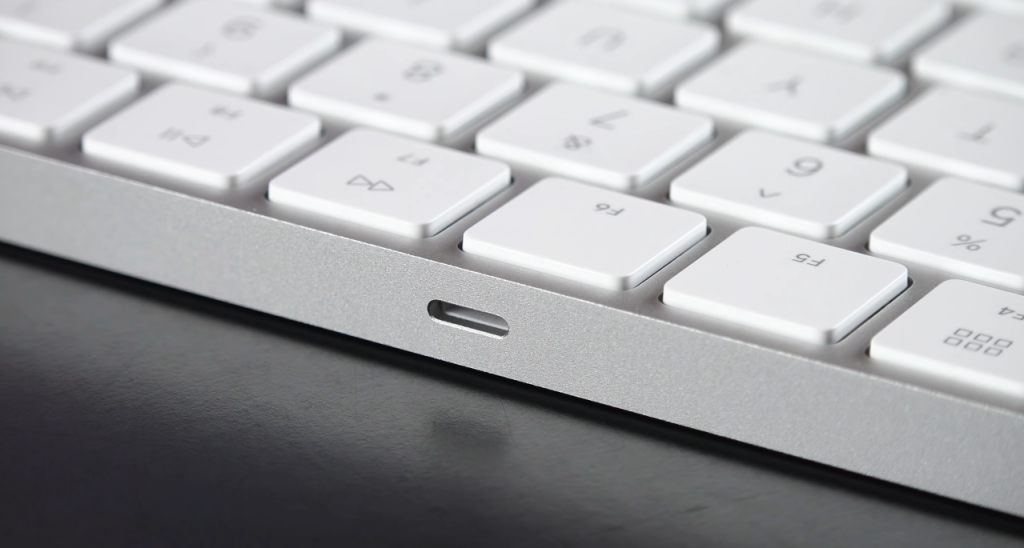 Apple Magic Wireless Keyboard usb-c port