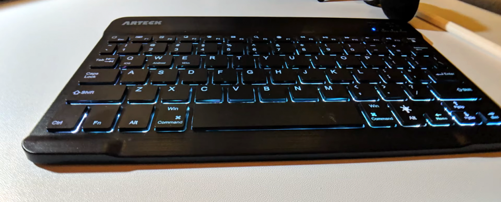 Arteck HB030B blue keys