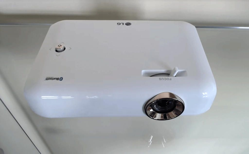 LG PH550 CineBeam unboxed