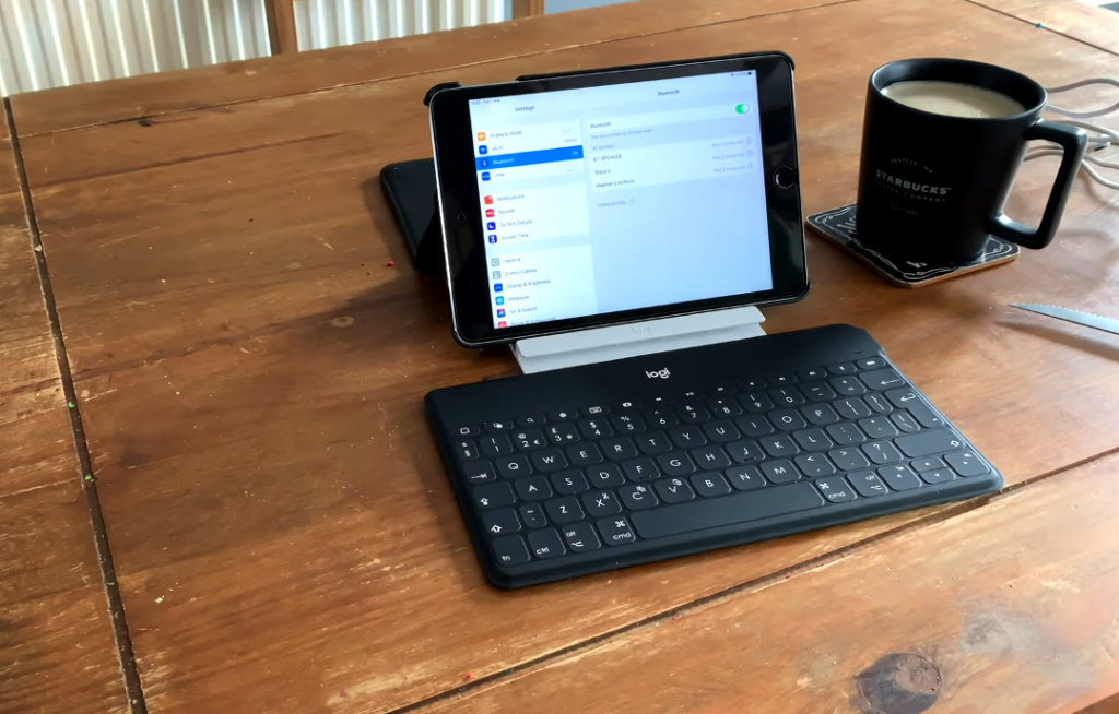 Logitech Keys-To-Go on desk setup