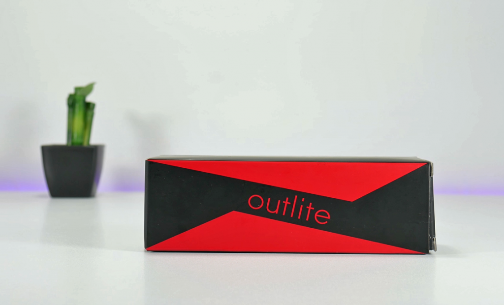 Outlite A100 Tactical Flashlight box