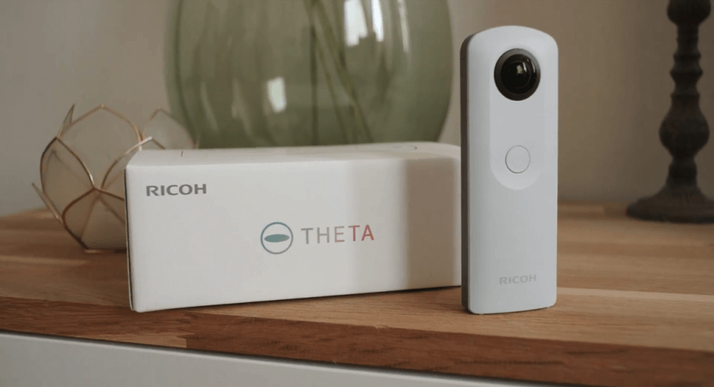 Ricoh Theta SC packaging