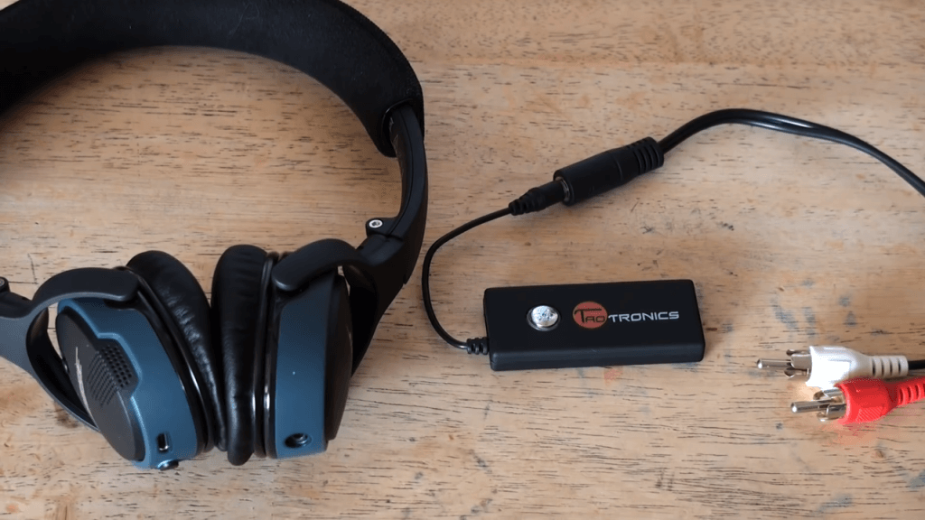 TaoTronics TT-BA01 and headphones