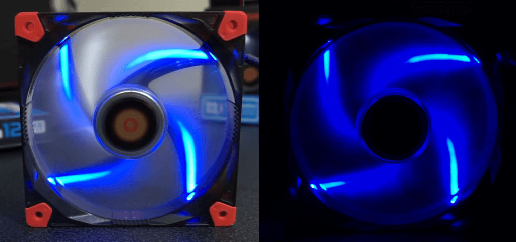 Thermaltake Luna CL-F009-PL12BU-A light on