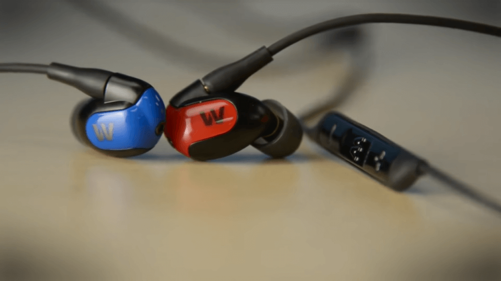 Westone W40 packaging and microphone